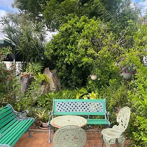 Avocado Motor 3* Childers